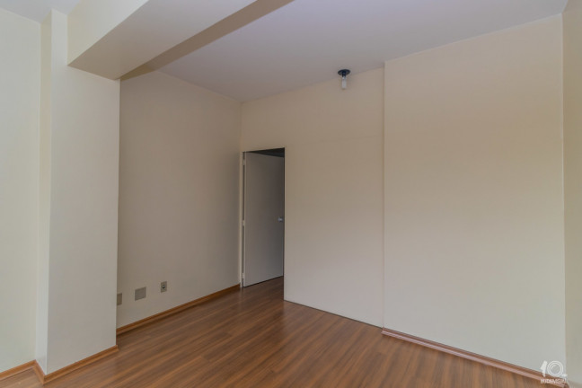 Imagem Sala Comercial à Venda, 39 m² em Independência - Porto Alegre Imagem Sala Comercial à Venda, 39 m² em Independência - Porto Alegre