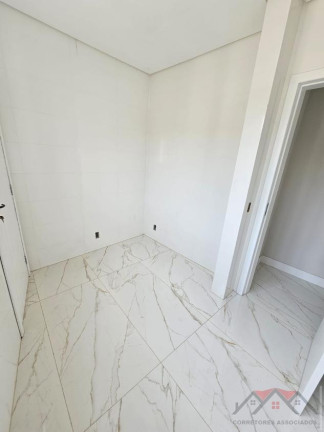 Imagem Sobrado com 4 Quartos à Venda, 411 m² em Glória - Joinville
