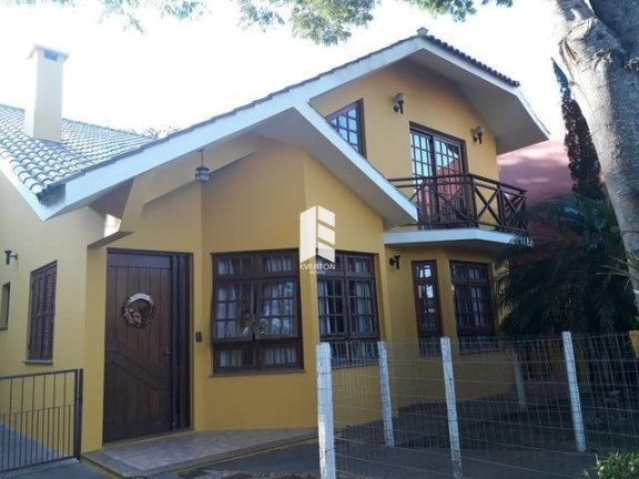 Imagem Casa com 5 Quartos à Venda, 220 m² em Centro - Santa Maria
