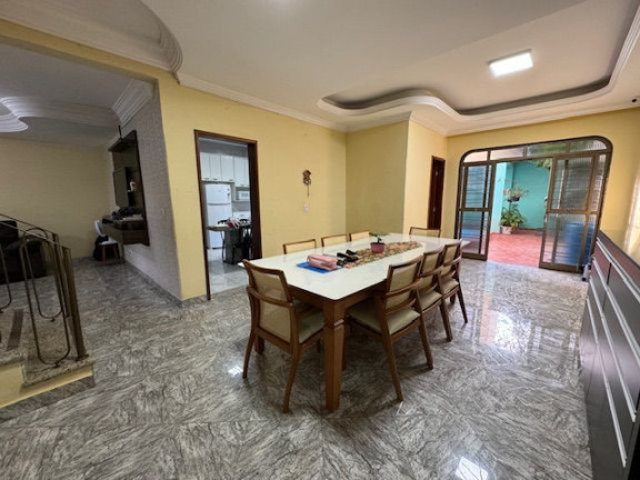 Sobrado com 3 Quartos à Venda, 245 m² em Jardim América - Goiânia