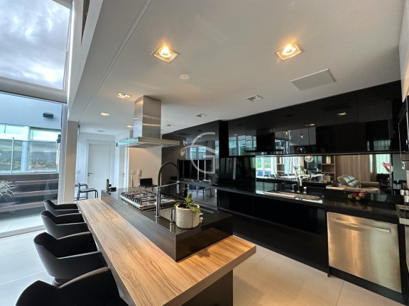 Imagem Imóvel com 4 Quartos à Venda, 291 m² em América - Joinville
