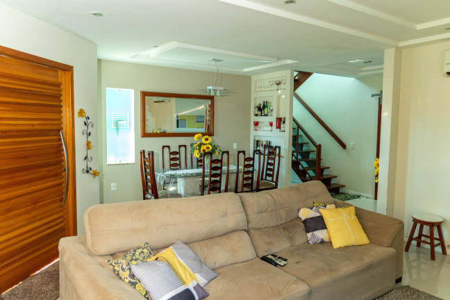 Imagem Casa com 5 Quartos à Venda, 360 m² em Centro - Maricá Imagem Casa com 5 Quartos à Venda, 360 m² em Centro - Maricá