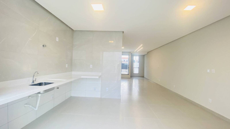 Imagem Casa com 3 Quartos à Venda, 121 m² em Cidade Nova - Feira De Santana