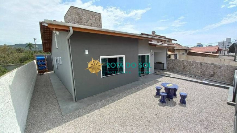 Imagem Casa com 3 Quartos à Venda, 123 m² em Bombas - Bombinhas