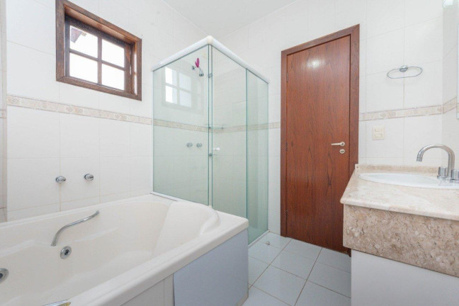 Imagem Casa com 4 Quartos à Venda, 234 m² em Santa Felicidade - Curitiba