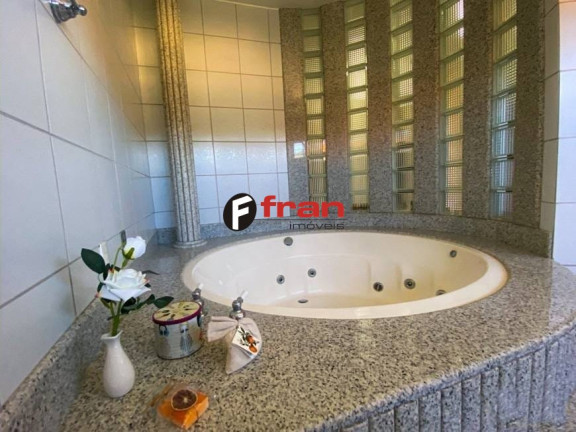 Imagem Casa com 3 Quartos à Venda, 450 m² em Córrego Grande - Florianópolis Imagem Casa com 3 Quartos à Venda, 450 m² em Córrego Grande - Florianópolis