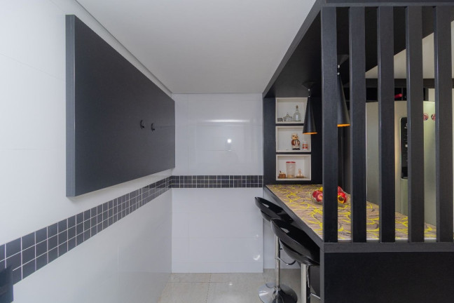 Imagem Casa com 5 Quartos à Venda, 265 m² em Uberaba - Curitiba