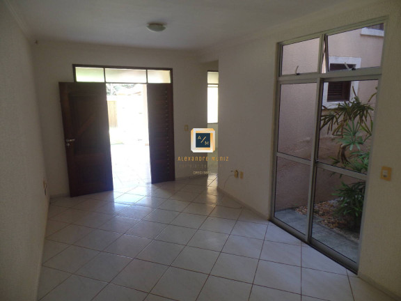 Imagem Casa com 3 Quartos à Venda, em Lagoa Redonda - Fortaleza Imagem Casa com 3 Quartos à Venda, em Lagoa Redonda - Fortaleza