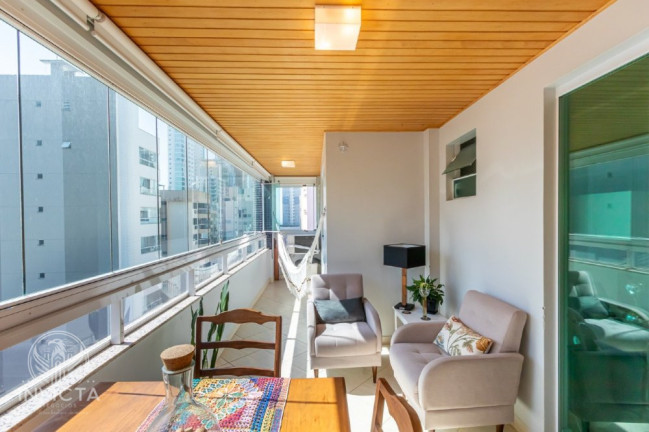 Imagem Apartamento com 3 Quartos à Venda, 117 m² em Centro - Balneário Camboriú Imagem Apartamento com 3 Quartos à Venda, 117 m² em Centro - Balneário Camboriú