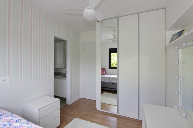 Imagem Imóvel com 3 Quartos à Venda, em Menino Deus - Porto Alegre Imagem Imóvel com 3 Quartos à Venda, em Menino Deus - Porto Alegre