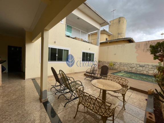 Sobrado com 4 Quartos à Venda, 300 m² em Parque Brasília 2ª Etapa - Anápolis