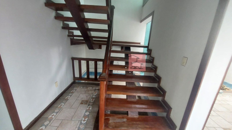 Imagem Casa com 4 Quartos à Venda, 360 m² em Piratininga - Niterói