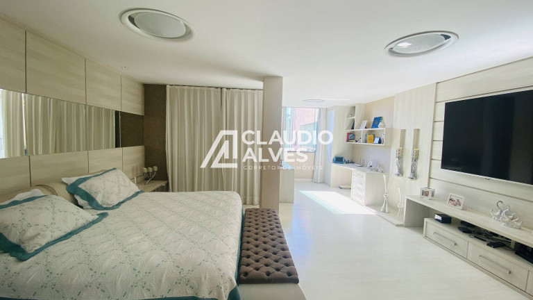 Imagem Casa de Condomínio com 5 Quartos à Venda, 500 m² em Parque Ipê - Feira De Santana