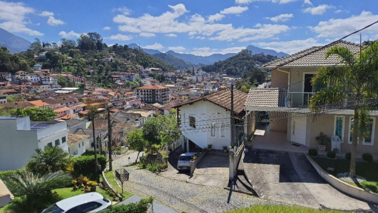 Imagem Casa com 2 Quartos à Venda, 105 m² em Tijuca - Teresópolis