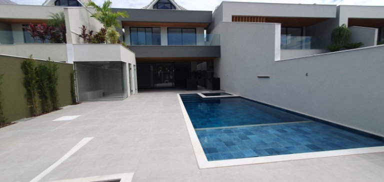 Casa com 5 Quartos à Venda, 420 m² em Barra Da Tijuca - Rio De Janeiro