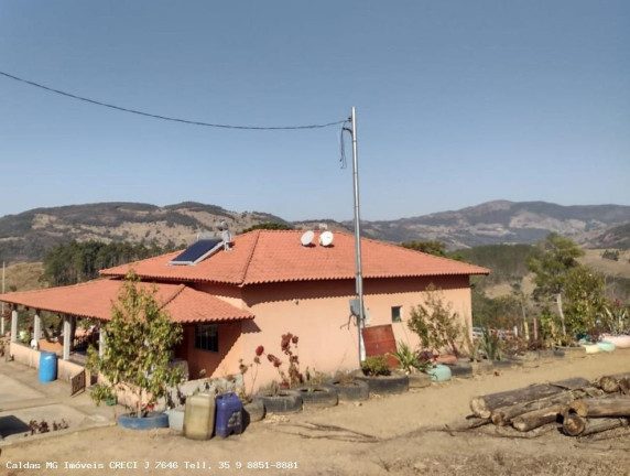 Imagem Chácara com 3 Quartos à Venda, 170 m² em Pocinhos Do Rio Verde - Caldas
