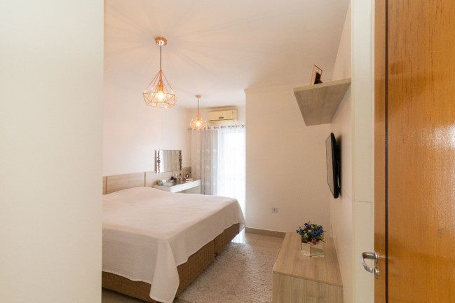 Imagem Casa com 3 Quartos à Venda, 424 m² em Parque Maria Domitila - São Paulo
