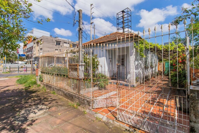 Imagem Terreno à Venda, 256 m² em Passo Da Areia - Porto Alegre