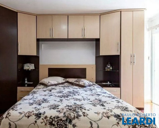 Imagem Sobrado com 4 Quartos à Venda, 254 m² em Vila Gilda - Santo André