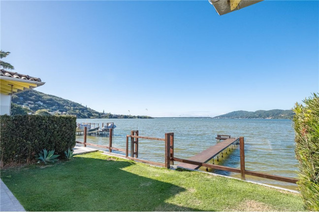 Imagem Casa com 5 Quartos à Venda, em Lagoa Da Conceição - Florianópolis Imagem Casa com 5 Quartos à Venda, em Lagoa Da Conceição - Florianópolis