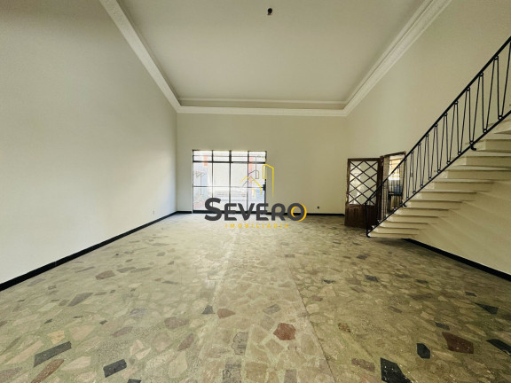 Imagem Casa com 4 Quartos à Venda, em Centro - São Gonçalo Imagem Casa com 4 Quartos à Venda, em Centro - São Gonçalo