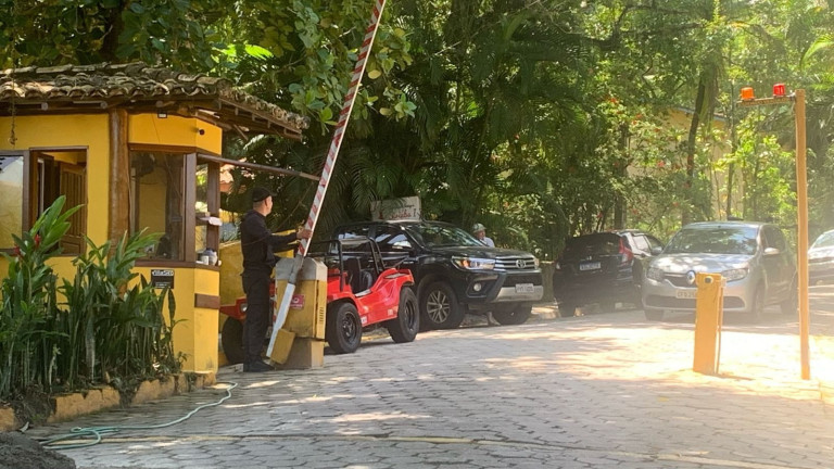 Terreno à Venda, 1.000 m² em Siriuba - Ilhabela