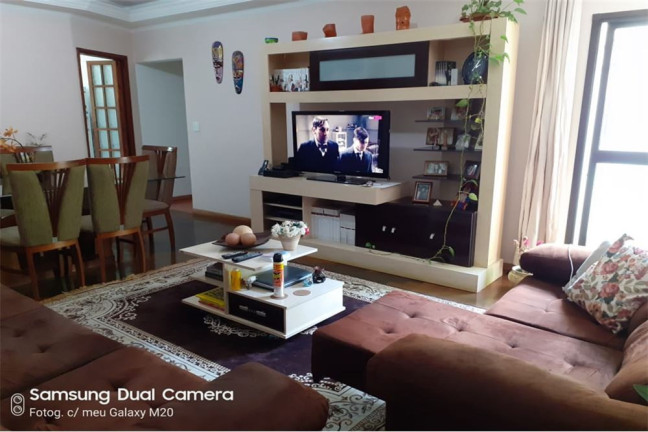 Imagem Apartamento com 3 Quartos à Venda, 126 m²