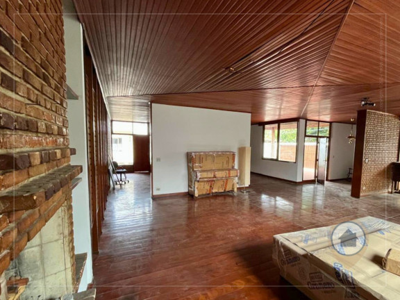 Casa com 4 Quartos à Venda, 400 m² em Chácara Monte Alegre - São Paulo