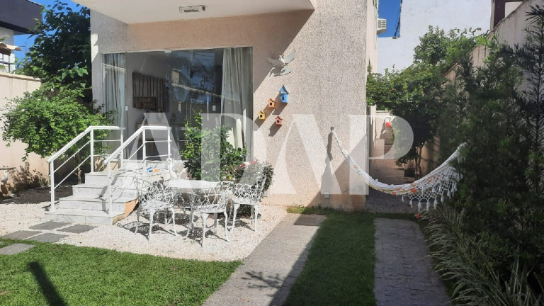 Imagem Casa com 4 Quartos à Venda, 212 m² em Vargem Grande - Rio De Janeiro Imagem Casa com 4 Quartos à Venda, 212 m² em Vargem Grande - Rio De Janeiro