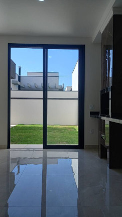 Imagem Casa com 3 Quartos à Venda, 300 m² em Residencial Ouroville - Taubaté Imagem Casa com 3 Quartos à Venda, 300 m² em Residencial Ouroville - Taubaté