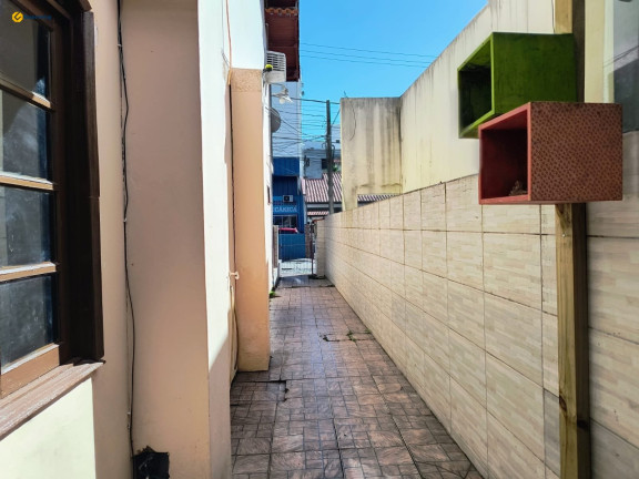 Imagem Casa com 6 Quartos à Venda, 280 m² em Trindade - Florianópolis