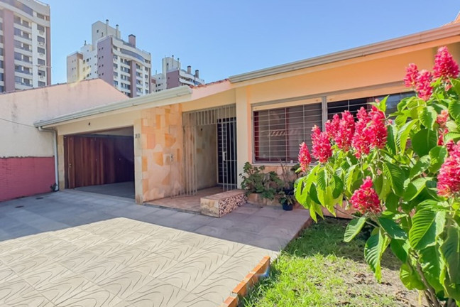 Imagem Casa com 3 Quartos à Venda, 200 m² em Jardim Lindóia - Porto Alegre Imagem Casa com 3 Quartos à Venda, 200 m² em Jardim Lindóia - Porto Alegre
