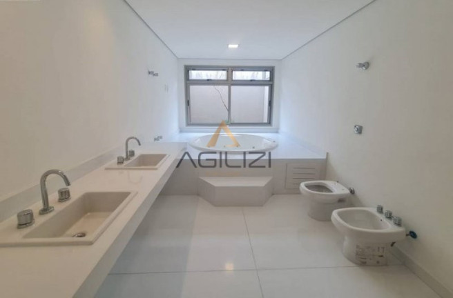 Imagem Casa com 4 Quartos à Venda, 520 m² em Alphaville Residencial Um - Barueri Imagem Casa com 4 Quartos à Venda, 520 m² em Alphaville Residencial Um - Barueri