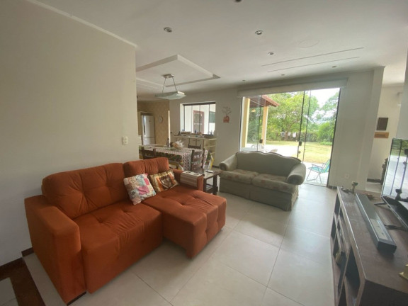 Imagem Casa com 3 Quartos à Venda, 293 m² em Jardim Do Salso - Porto Alegre