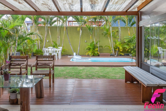 Imagem Casa com 4 Quartos à Venda, 300 m² em Campeche - Florianópolis Imagem Casa com 4 Quartos à Venda, 300 m² em Campeche - Florianópolis