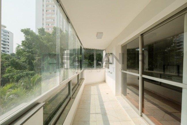 Imagem Imóvel com 3 Quartos à Venda, 215 m² em Campo Belo - São Paulo