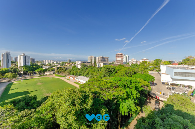 Imagem Imóvel com 3 Quartos à Venda, 252 m² em Três Figueiras - Porto Alegre Imagem Imóvel com 3 Quartos à Venda, 252 m² em Três Figueiras - Porto Alegre