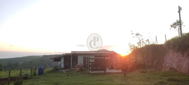 Imagem Chácara com 3 Quartos à Venda, 640 m² em Sítio Casarão - Jacareí Imagem Chácara com 3 Quartos à Venda, 640 m² em Sítio Casarão - Jacareí