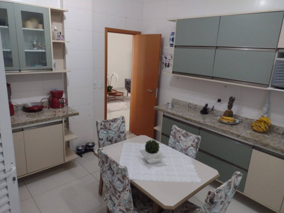 Imagem Casa com 4 Quartos à Venda, 399 m² em Canto Do Forte - Praia Grande Imagem Casa com 4 Quartos à Venda, 399 m² em Canto Do Forte - Praia Grande