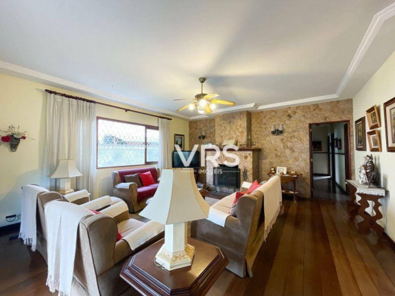 Imagem Casa com 3 Quartos à Venda, 141 m² em Várzea - Teresópolis