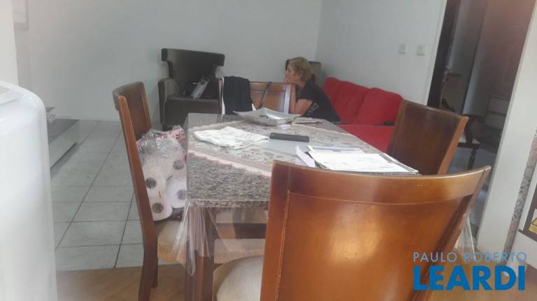 Imagem Casa com 3 Quartos à Venda, 239 m² em Jardim Teles De Menezes - Santo André Imagem Casa com 3 Quartos à Venda, 239 m² em Jardim Teles De Menezes - Santo André