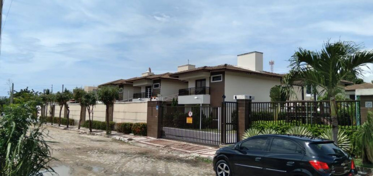Casa com 4 Quartos à Venda,  em Edson Queiroz - Fortaleza