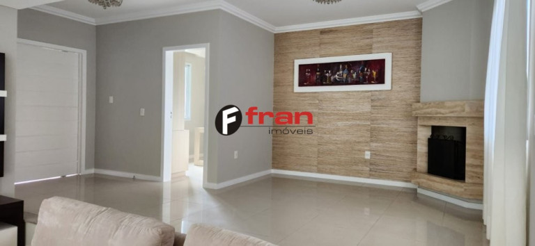 Imagem Casa com 4 Quartos à Venda, 400 m² em Córrego Grande - Florianópolis Imagem Casa com 4 Quartos à Venda, 400 m² em Córrego Grande - Florianópolis