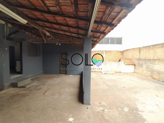 Imagem Casa com 2 Quartos à Venda, 300 m² em Centro - Araraquara Imagem Casa com 2 Quartos à Venda, 300 m² em Centro - Araraquara