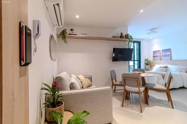 Imagem Apartamento com 1 Quarto à Venda, 32 m² em Copacabana - Niterói