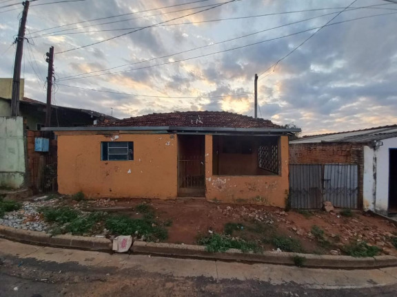 Casa com 2 Quartos à Venda,  em Centro - Getulina