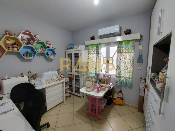 Imagem Casa com 3 Quartos à Venda, 270 m² em Costa E Silva - Joinville Imagem Casa com 3 Quartos à Venda, 270 m² em Costa E Silva - Joinville