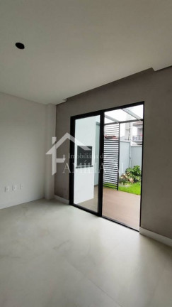 Imagem Casa com 1 Quarto à Venda, 152 m² em Bom Retiro - Joinville Imagem Casa com 1 Quarto à Venda, 152 m² em Bom Retiro - Joinville