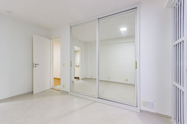 Imagem Imóvel com 2 Quartos à Venda, 99 m² em Copacabana - Rio De Janeiro