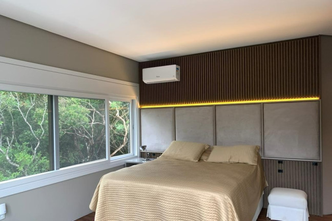 Imagem Casa de Condomínio com 4 Quartos à Venda, 381 m² em Campeche - Florianópolis Imagem Casa de Condomínio com 4 Quartos à Venda, 381 m² em Campeche - Florianópolis